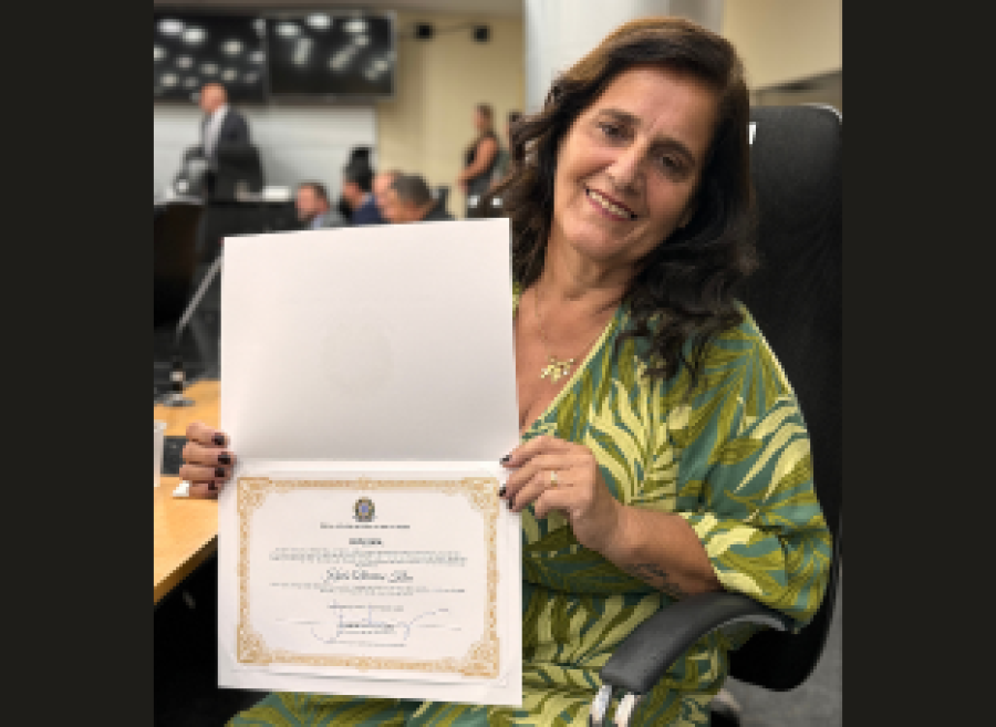 Tia Karla é diplomada