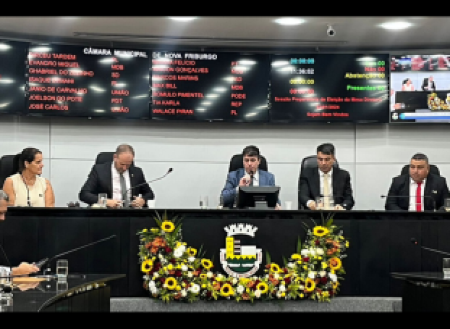 Tia Karla é eleita Segunda Secretária da Mesa Diretora